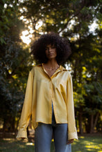 Carregar imagem no visualizador da galeria, Camisa Seda LUX
