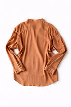 Load image into Gallery viewer, Camisa Seda Capella
